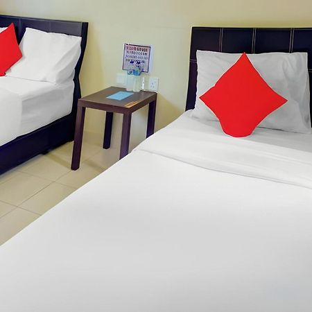 קוטה טינגי Super Oyo 89896 Sedili Inn Resort מראה חיצוני תמונה