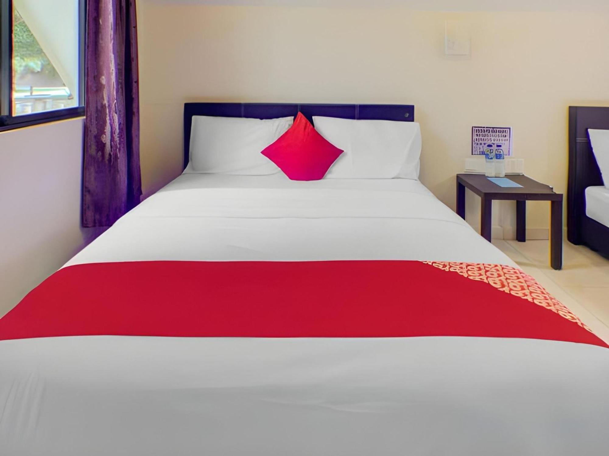 קוטה טינגי Super Oyo 89896 Sedili Inn Resort מראה חיצוני תמונה