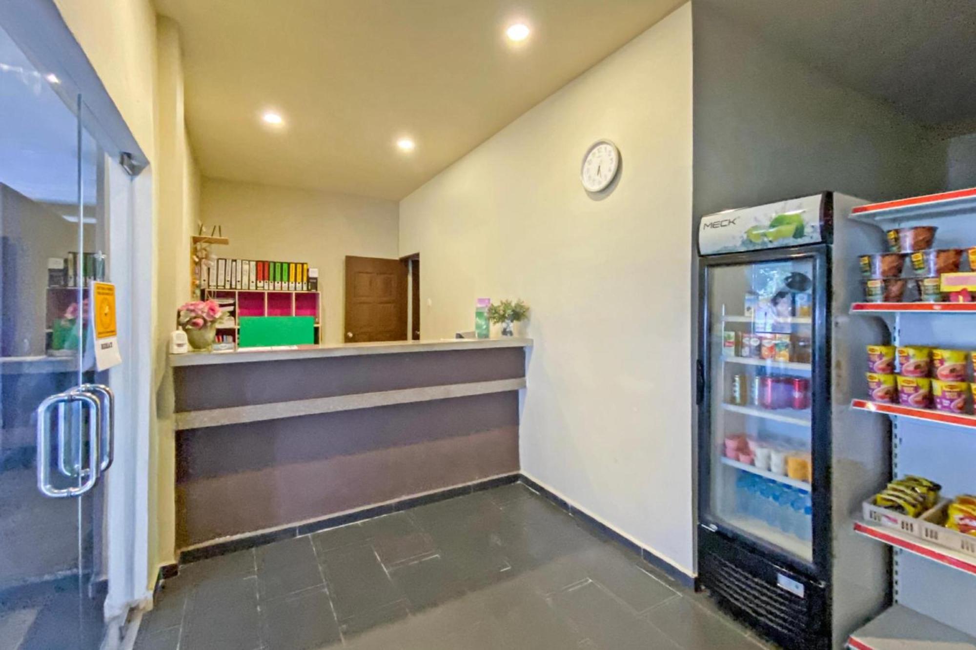קוטה טינגי Super Oyo 89896 Sedili Inn Resort מראה חיצוני תמונה