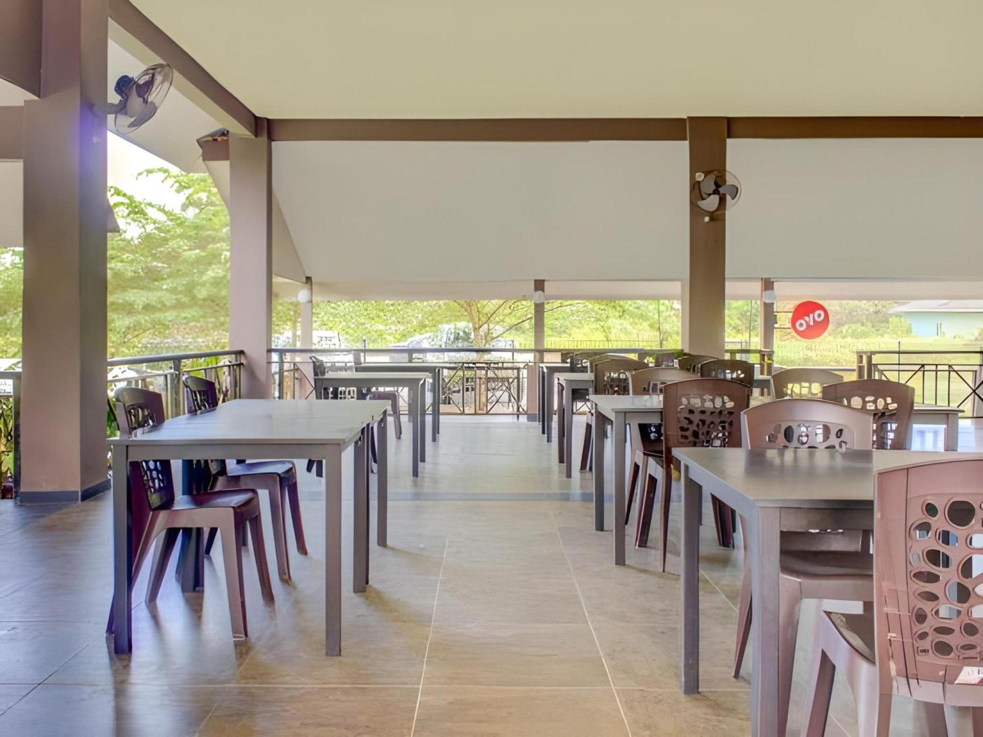 קוטה טינגי Super Oyo 89896 Sedili Inn Resort מראה חיצוני תמונה